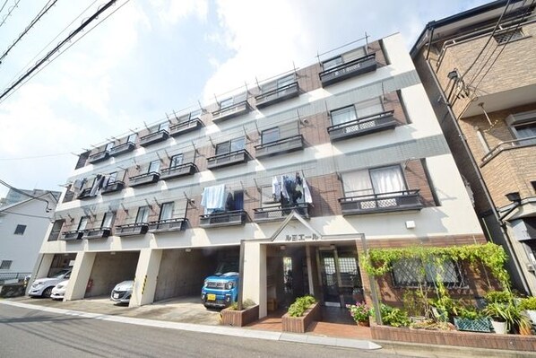 ルミエールの物件外観写真